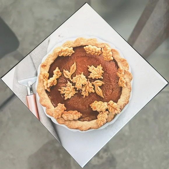 X2 Martha Stewart Set of 4 Pie Crust Cutters, New in Box - Picture 2 of 5